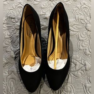 Women’s Black Heels